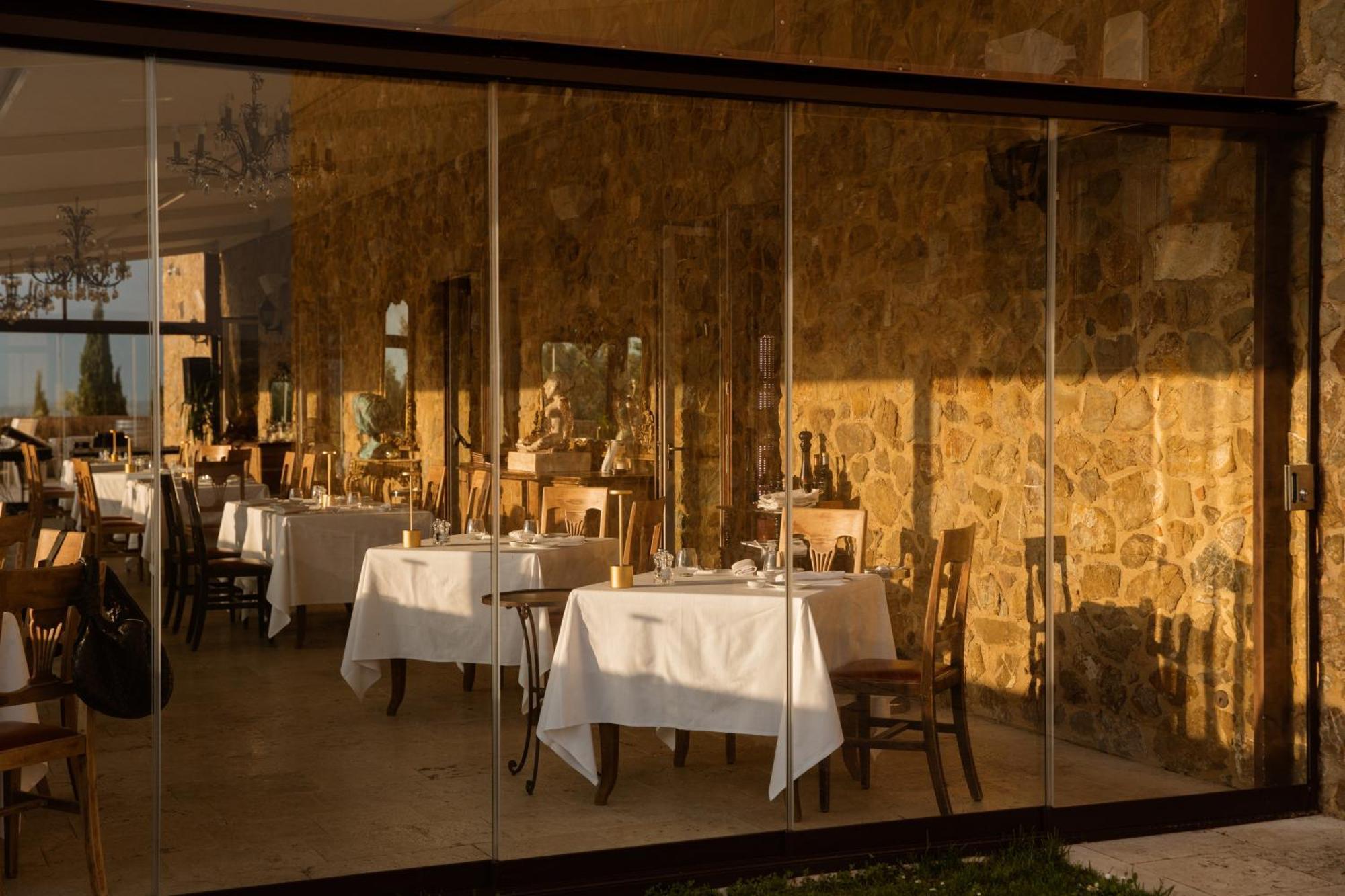 Castello Di Velona Resort, Thermal Spa & Winery Montalcino Esterno foto