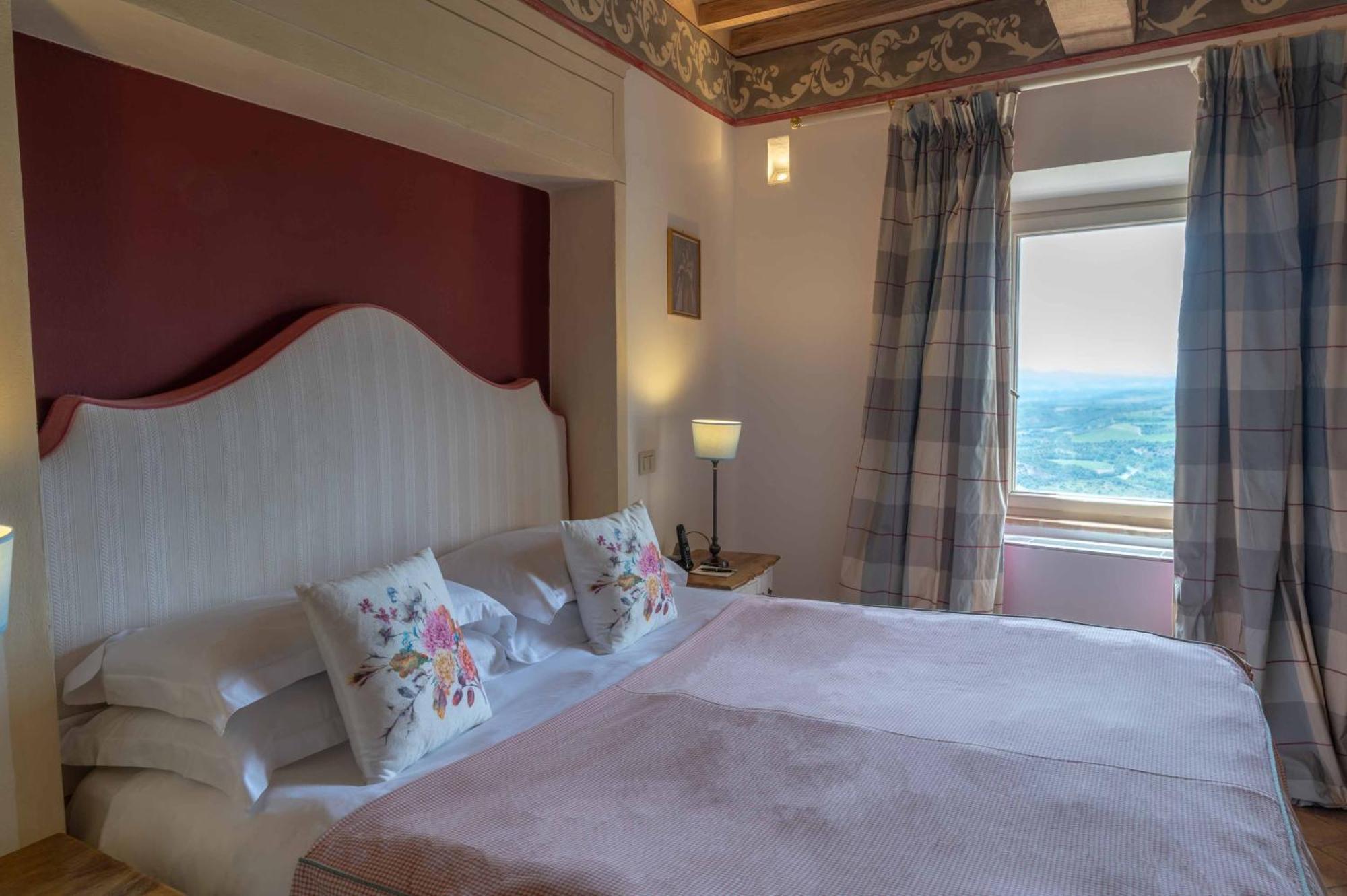 Castello Di Velona Resort, Thermal Spa & Winery Montalcino Esterno foto