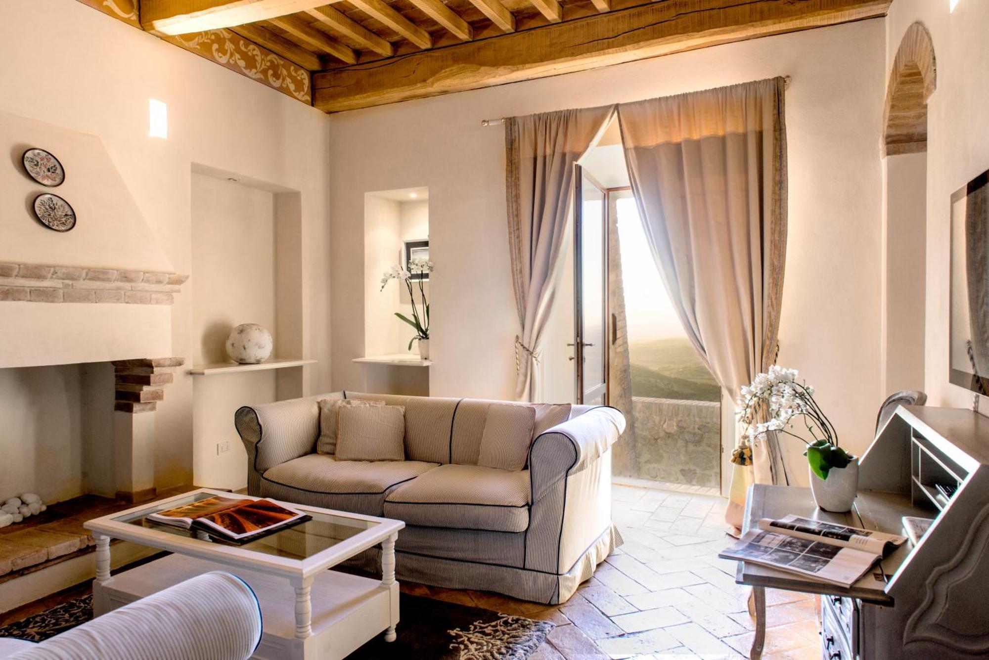 Castello Di Velona Resort, Thermal Spa & Winery Montalcino Esterno foto