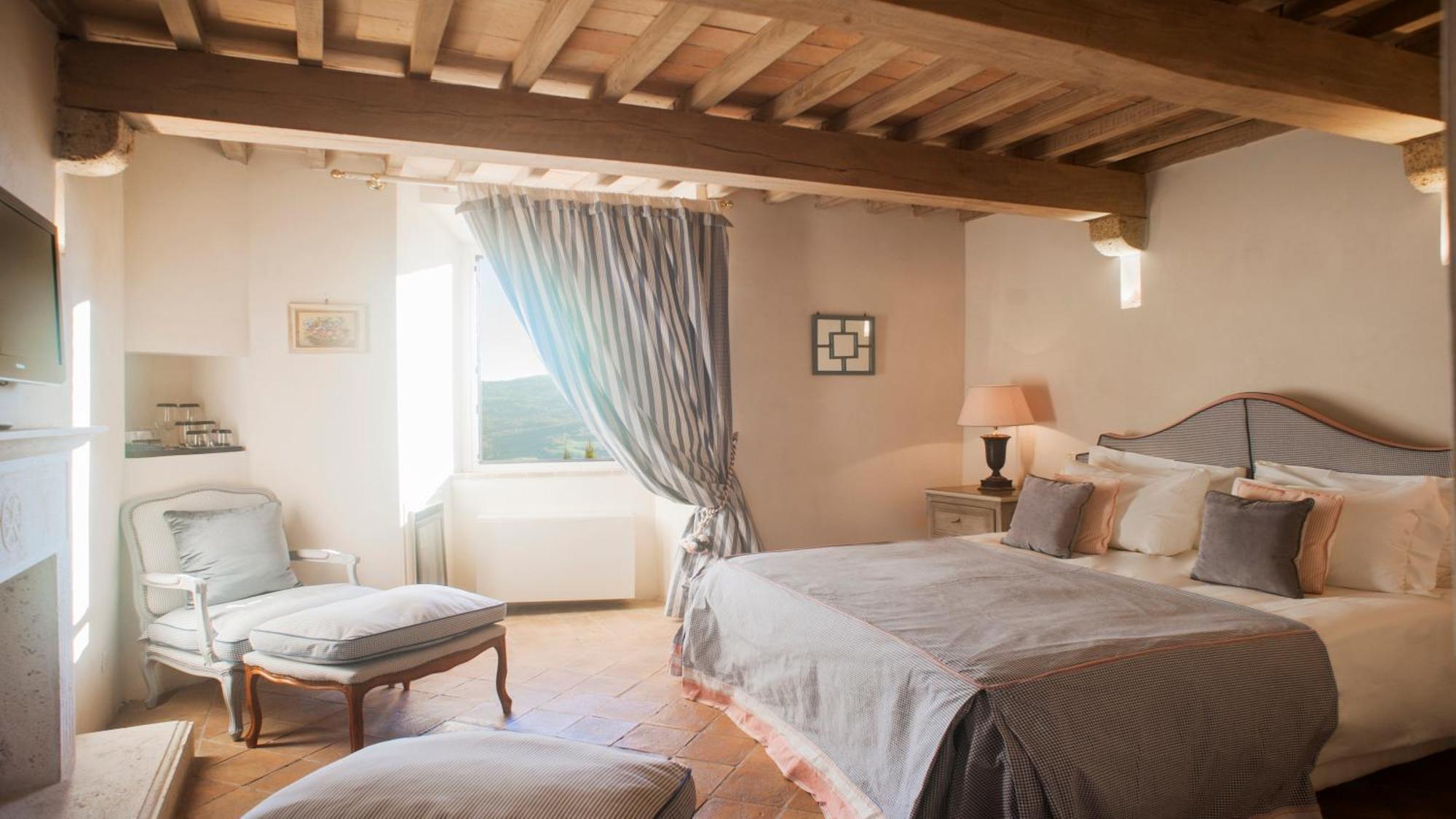 Castello Di Velona Resort, Thermal Spa & Winery Montalcino Esterno foto