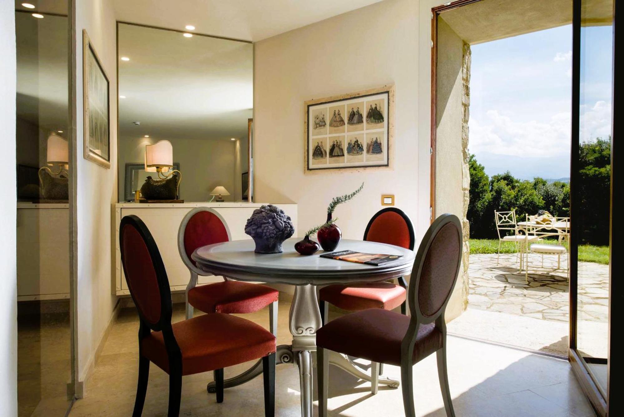 Castello Di Velona Resort, Thermal Spa & Winery Montalcino Esterno foto