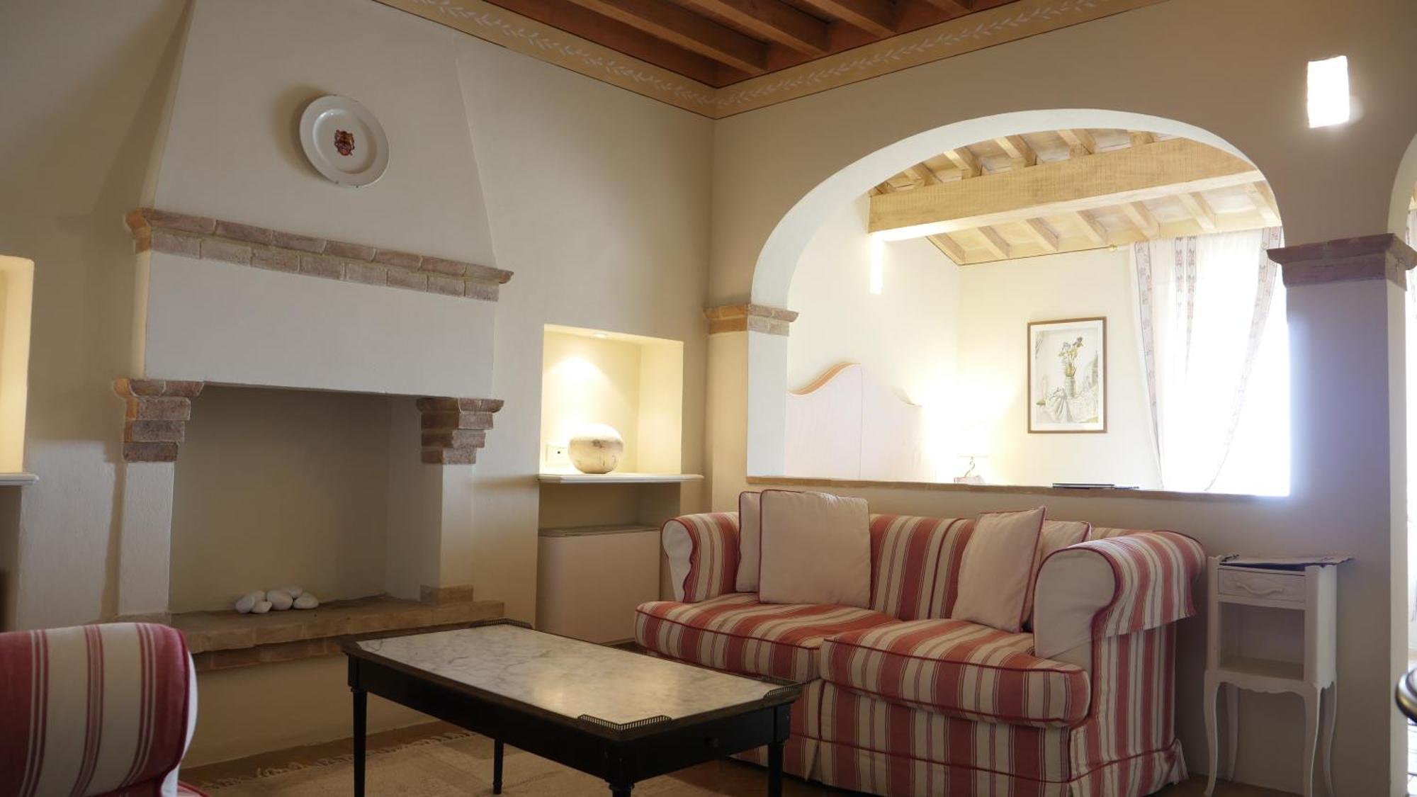 Castello Di Velona Resort, Thermal Spa & Winery Montalcino Esterno foto