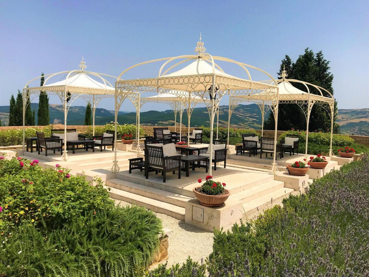 Castello Di Velona Resort, Thermal Spa & Winery Montalcino Esterno foto